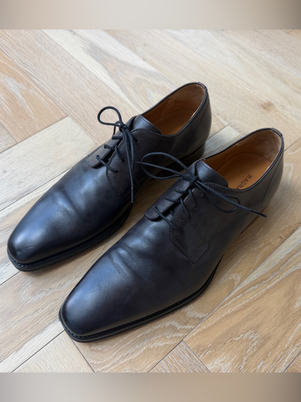 Magnanni Black Leather Derby Shoes